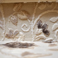 Элемент коврового покрытия на лестницу